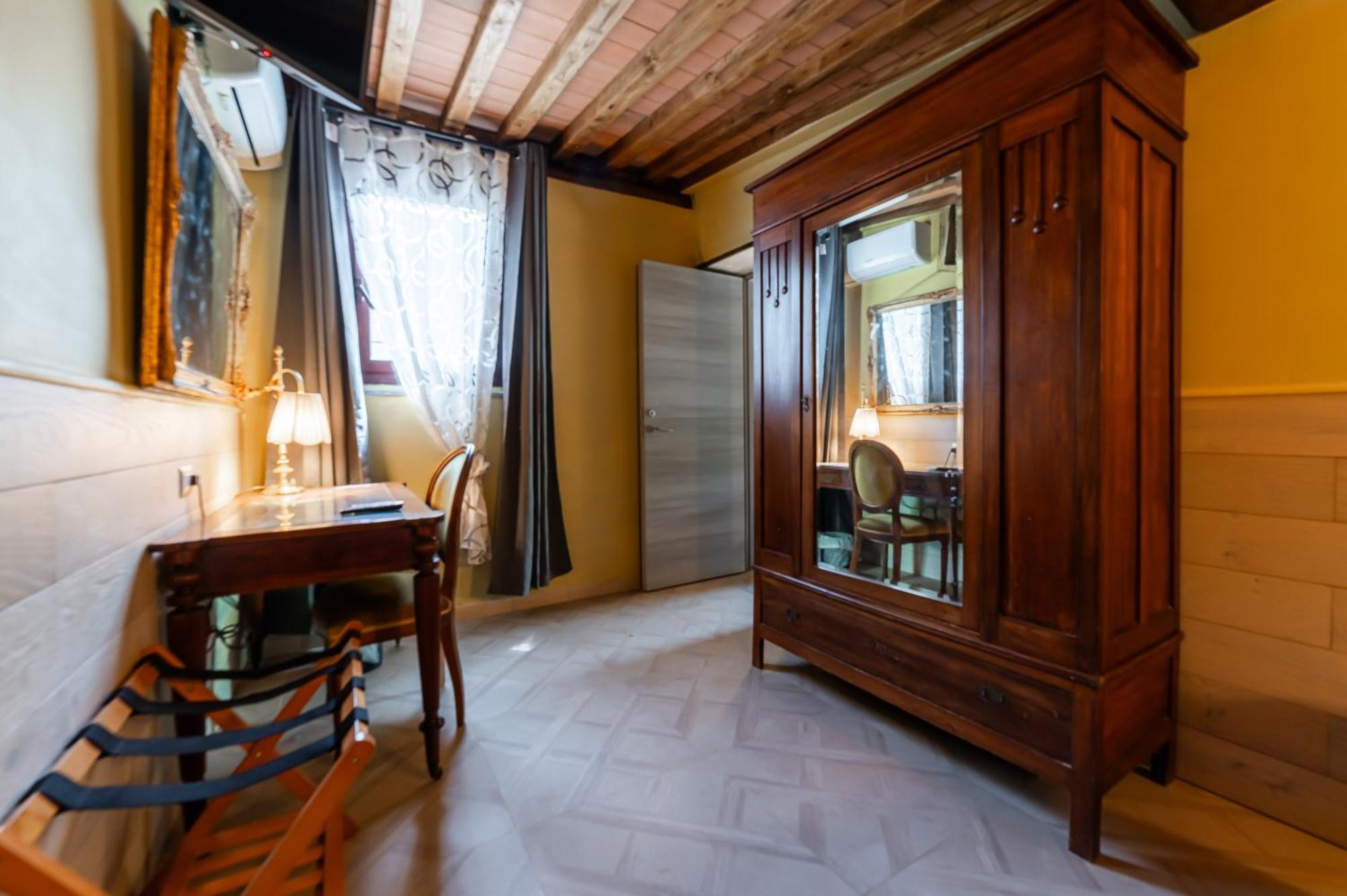 Luxury House In Green Appia Antica * Rom
